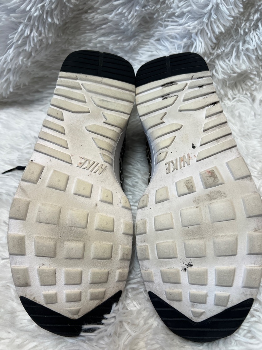 Nike Air Max Thea Suede NYC Sneakers RARE 8.5 - Picture 14 of 15